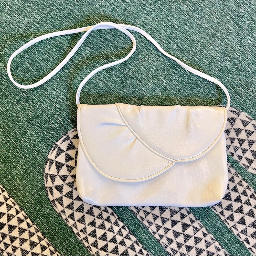 Vintage white vinyl handbag